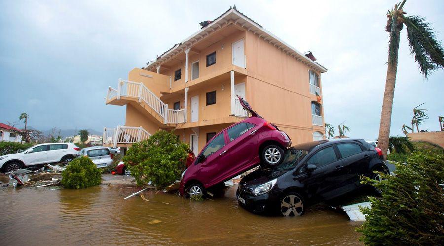 Imaacutegenes  El huracaacuten Irma cobra fuerza y se asoman Katia y Joseacute