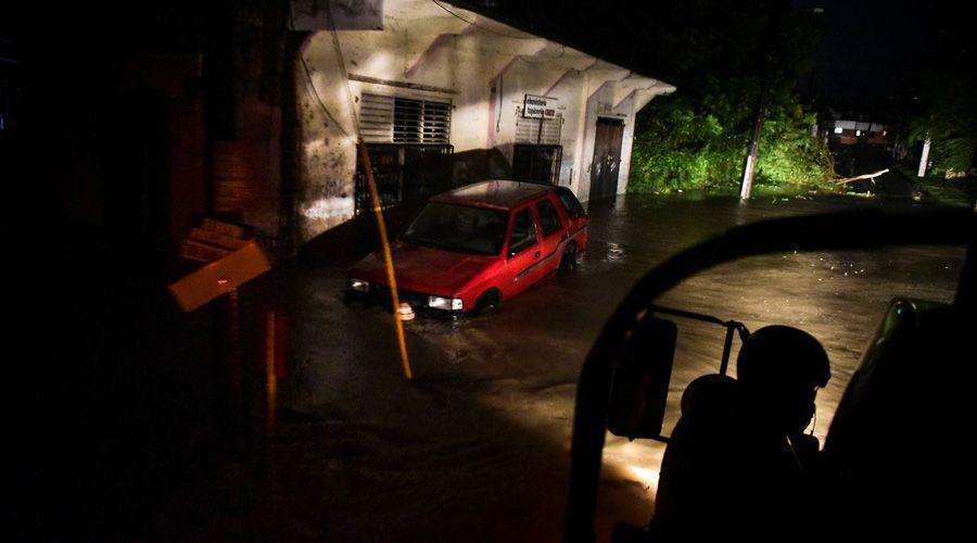 Imaacutegenes  El huracaacuten Irma cobra fuerza y se asoman Katia y Joseacute