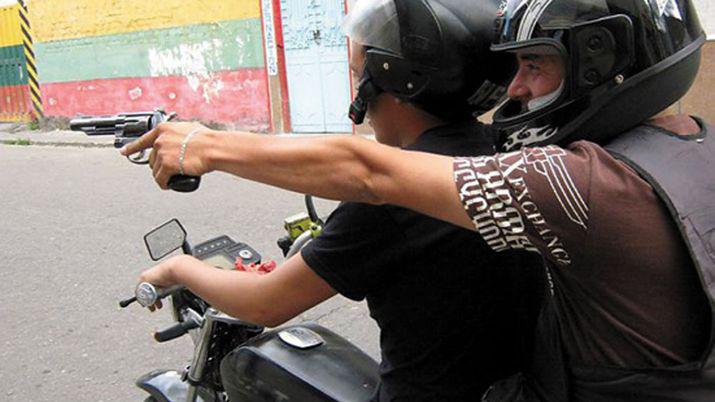 Motochorros acechan a vecinos del barrio Ejército Argentino