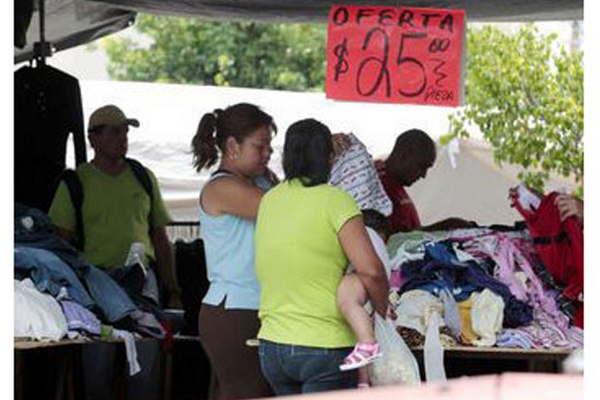 Calidad de Vida desalojoacute una feria clandestina 