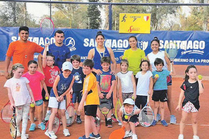 La escuela del Santiago Lawn Tennis no detiene sus actividades