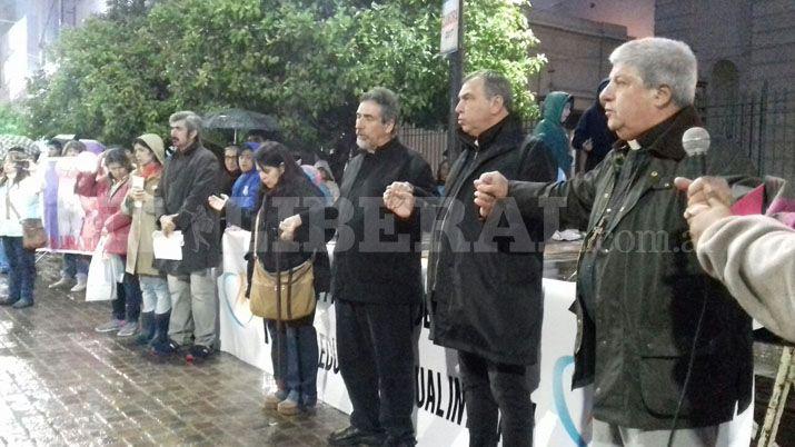 FOTOS Y VIDEOS  Santiago marchoacute por la vida y la familia