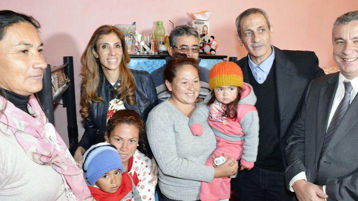 Durante su visita al Lote 5 Claudia de Zamora inauguró 26 viviendas