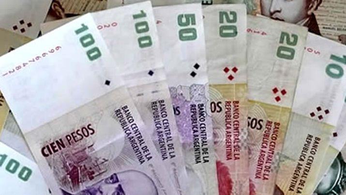 Encontroacute un sobre con miles de pesos y lo devolvioacute