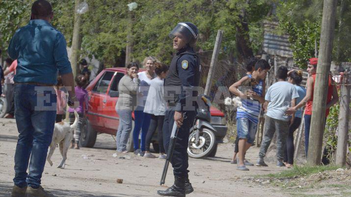 VIDEO  Familiares de la viacutectima atentaron contra la vivienda del agresor