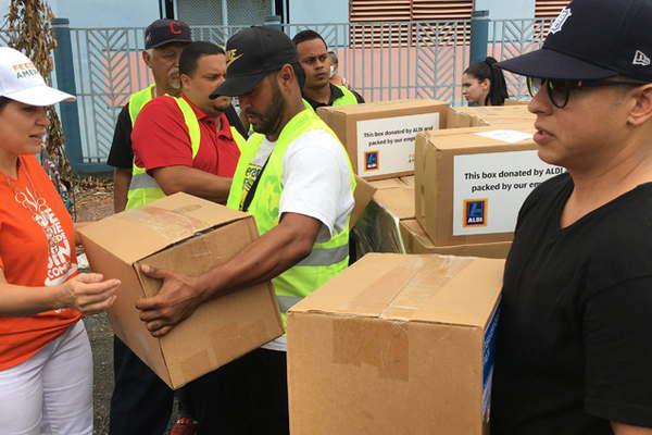 Puerto Rico sigue a oscuras a 10 diacuteas del paso del huracaacuten Mariacutea