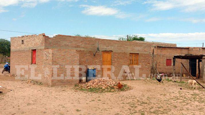 El viento voloacute el techo de la casa de una familia en Campo Gallo