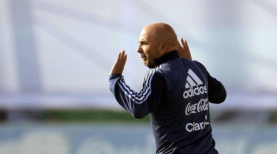 Jorge Sampaoli paroacute un equipo para enfrentar a Peruacute