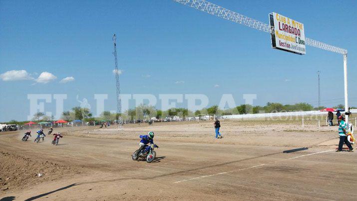 El motociclismo interprovincial ruge en Colonia Dora