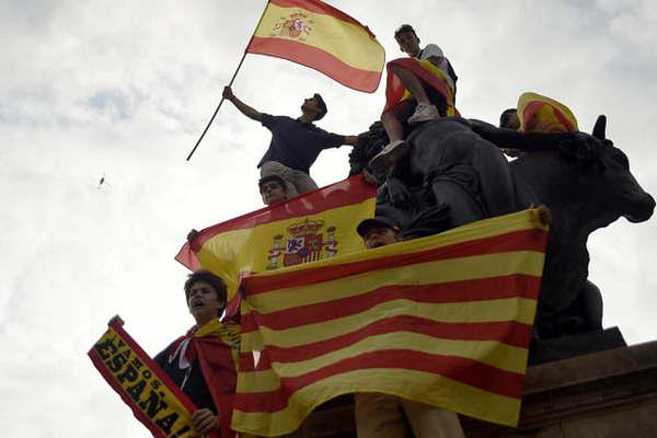 Cataluntildea acaparoacute la atencioacuten poliacutetica y social en la Fiesta Nacional de Espantildea