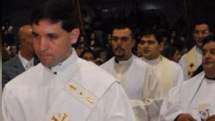 Procesan a sacerdote por abusar sexualmente de una adolescente