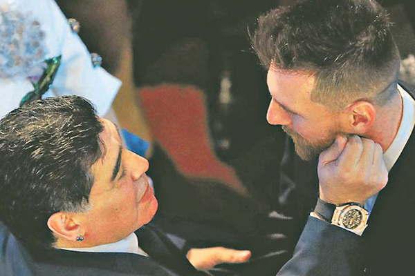 Maradona y Messi la magia del fuacutetbol juntos