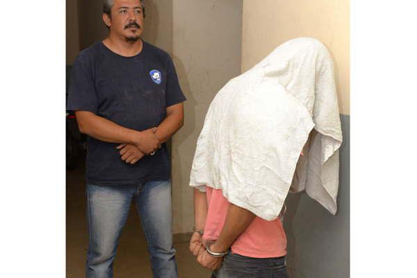 Detuvieron a un hombre armado y con droga