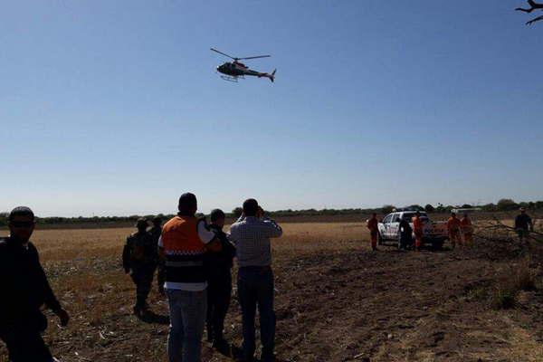 Gendarmeriacutea y los fiscales sobrevolaron campos en busca de rastros de Zaacuterate