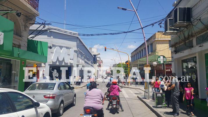 Ya funcionan los semaacuteforos combinados en calle Pellegrini