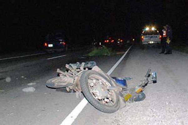 Perdioacute el control de su moto derrapoacute y murioacute en el Hospital Regional