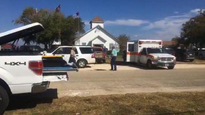 Tiroteo en una iglesia de Texas deja al menos 27 muertos