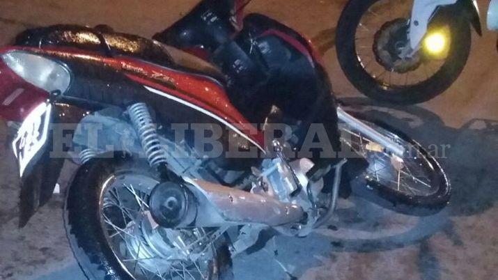 Motociclista terminoacute en el hospital tras chocar con un auto