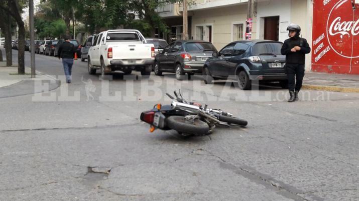 Un motociclista herido tras chocar con una ambulancia