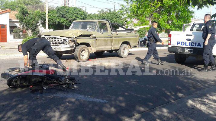 Un motociclista fallecioacute tras impactar contra una camioneta