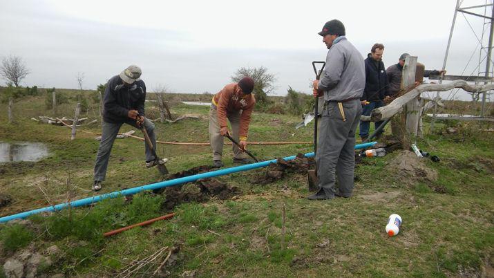 Obras de agua beneficiaron la produccioacuten de agricultores familiares