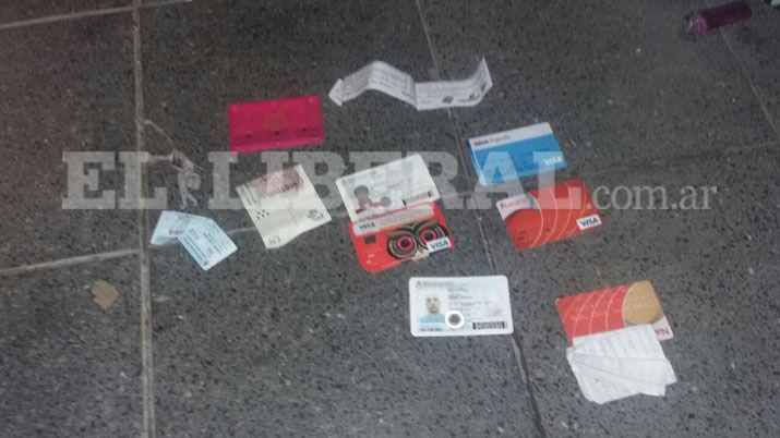 Pretendían comprar con tarjetas robadas y quedaron detenidos