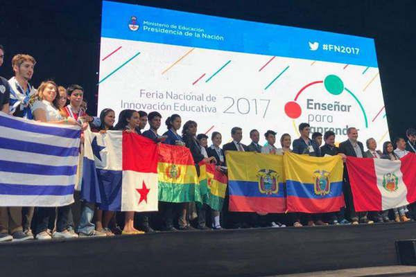 Entregan premios a los proyectos destacados en la Feria de Innovacioacuten