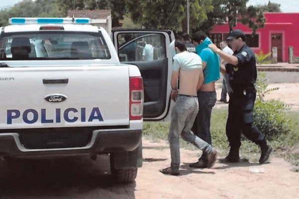 Indagaraacuten a dos tiacuteos y un primo por vejar a dos nenas de 8 y 9 antildeos