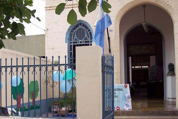 La Biblioteca Agustiacuten aacutelvarez reabriraacute al puacuteblico el lunes 29 