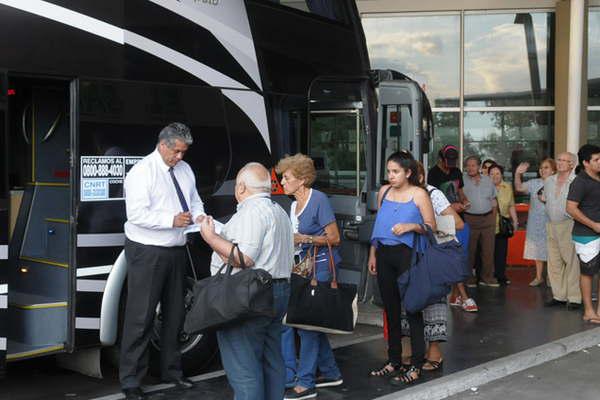 Colectivos de larga distancia restringieron y eliminaron descuentos