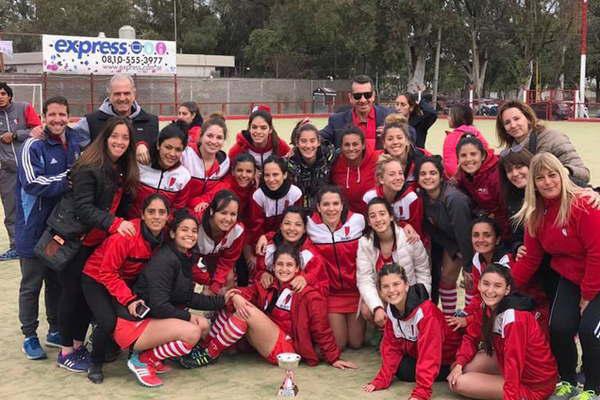 Gran amistoso de hockey  entre Lawn Tennis y Old Lions