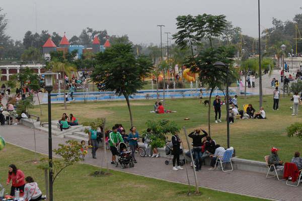 En vacaciones invitan  a los santiaguentildeos a visitar el Parque Temaacutetico