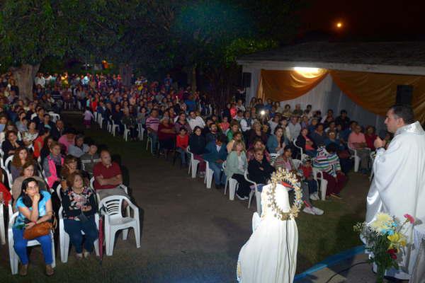 Los bandentildeos honraron a la patrona Nuestra Sentildeora de Lourdes