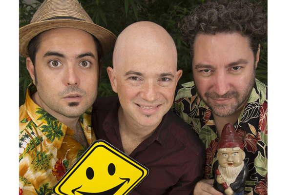 Stand up y canciones trae a Santiago el grupo Sentildeales de humor 