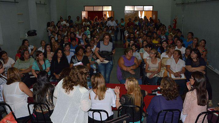 Multitudinaria participacioacuten por la opcioacuten de cargos para la Escuela Municipal