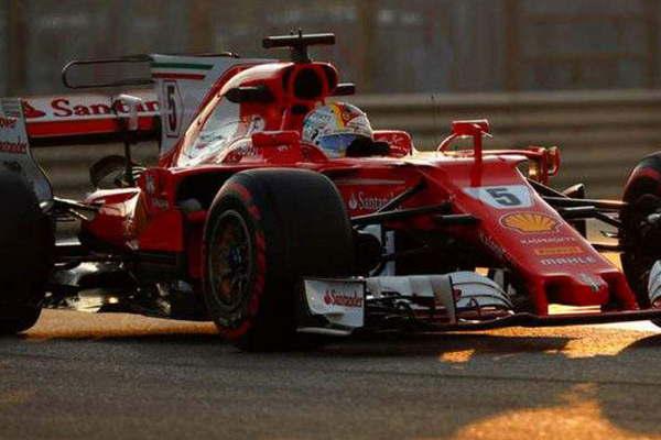 Sebastian Vettel voloacute  en la pista de Montme