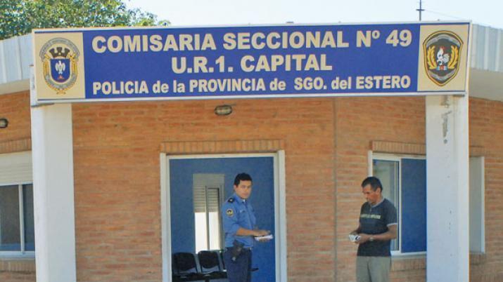 Motochorros hieren en la mano a un menor para robarle el celular