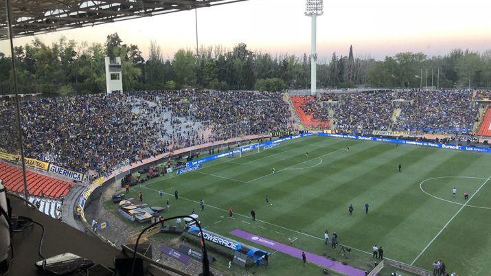 Los hinchas de Boca y River coparon el Malvinas Argentinas