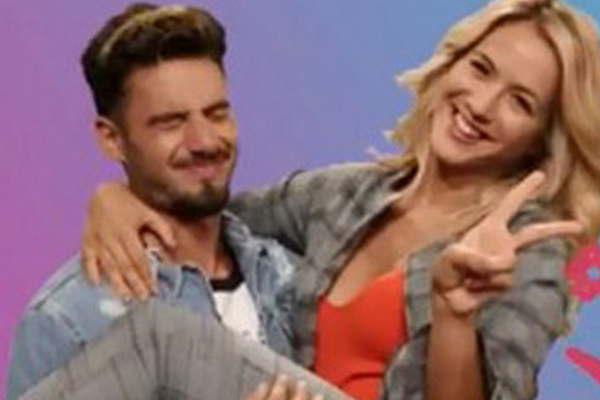 Flor Vigna y su novio Nicolaacutes Occhiato tienen wifi 