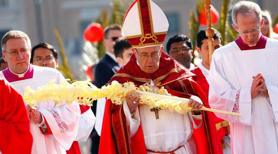 El Papa Francisco presidioacute la celebracioacuten del Domingo de Ramos