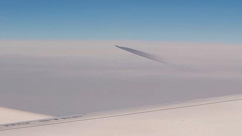 Pasajeros de un avioacuten captaron un OVNI sobre el mar Egeo