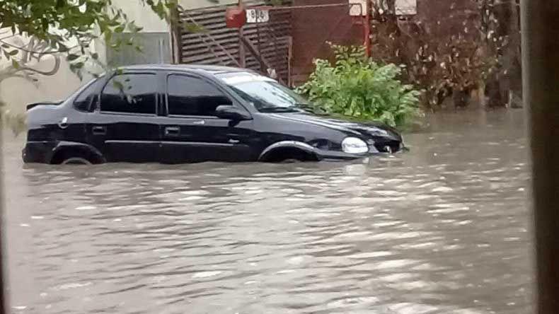 Un fuerte temporal golpea a Riacuteo Gallegos y ya hay evacuados