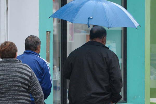 Tormentas fuertes azotariacutean a Santiago Coacuterdoba y Santa Fe