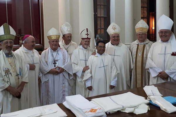 Los obispos de Santiago presentes en el Encuentro de Sacerdotes del NOA