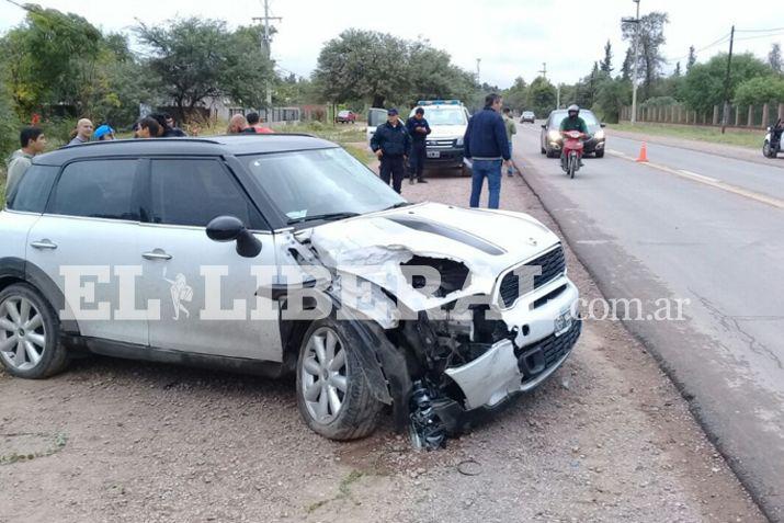 Uno de los protagonistas fue un Mini Cooper el cual terminó en la banquina de la Ruta 9