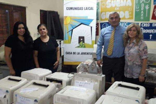 El Poder Judicial realizoacute donacioacuten de equipamiento informaacutetico y mobiliario