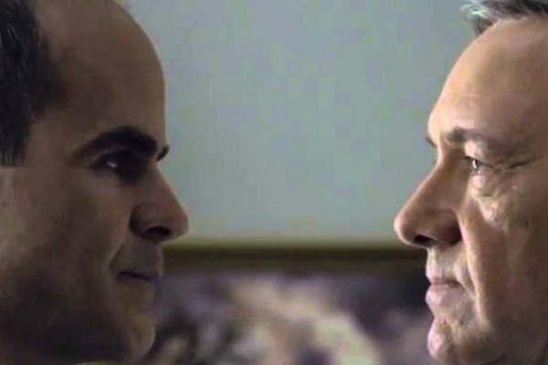 El actor que da vida a Doug Stamper en House of Cards habloacute  por primera vez del alejamiento de Kevin Spacey de la serie  