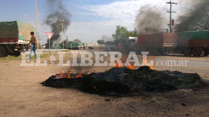 Quimiliacute- transportistas cortaron la ruta 89 para protestar