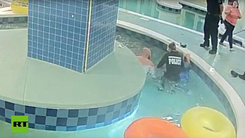 Logran rescatar a un nintildeo fue succionado por una tuberiacutea de una piscina