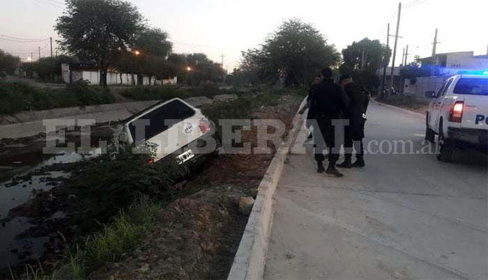 Escapaban de la policiacutea tras una gresca y cayeron dentro del Canal